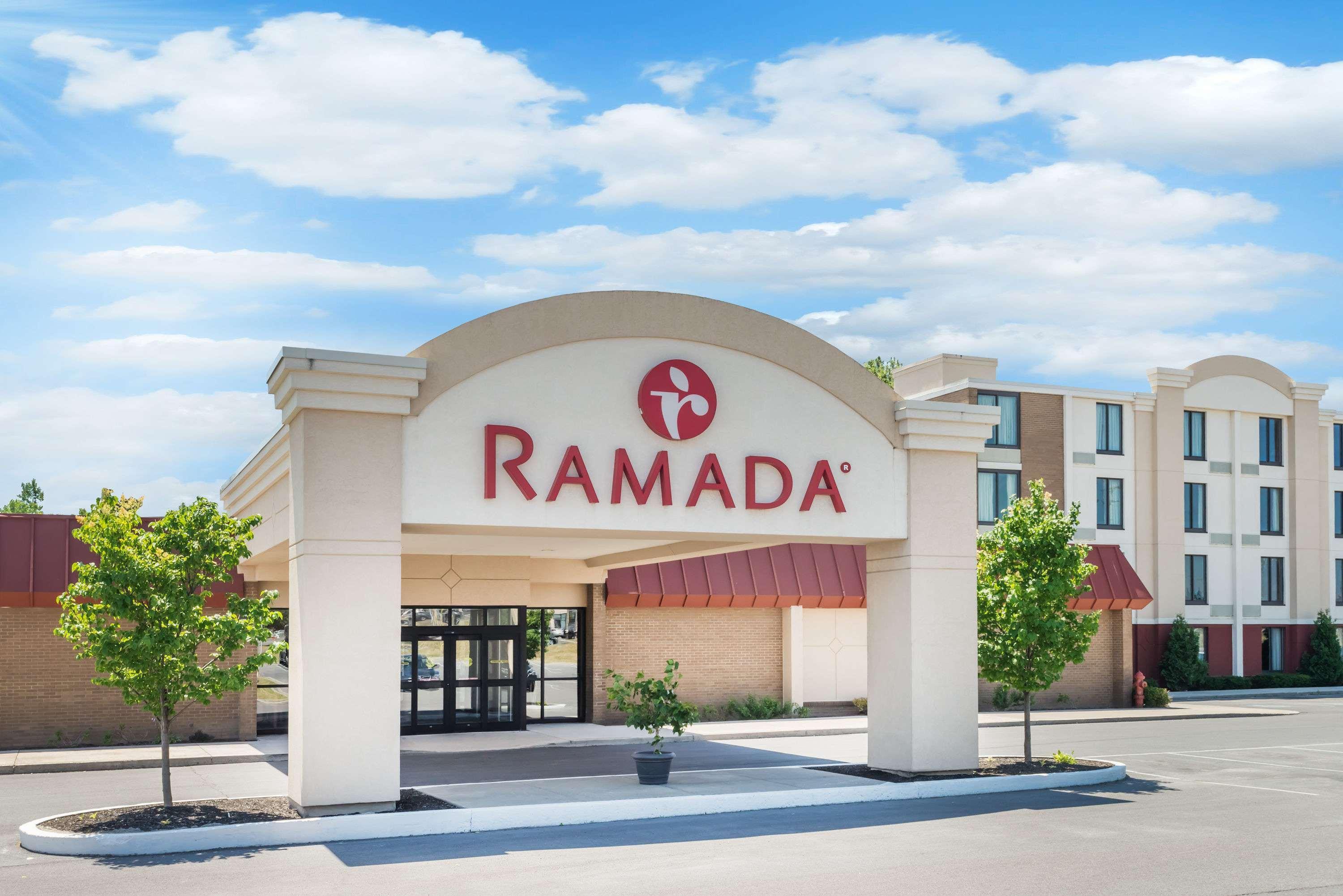 Ramada By Wyndham Watertown Thousand Exteriér fotografie